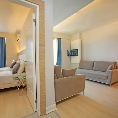 Vega Aparthotel 4*