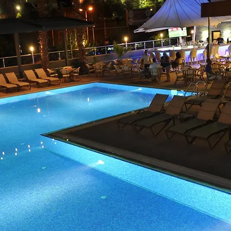 Aparthotel Vega 4*