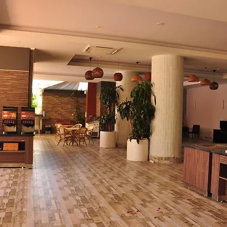 Vega Aparthotel 4*