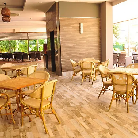 Aparthotel Vega 4*